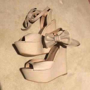 Penny Loves Kenny Wedges